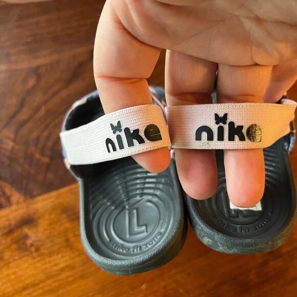 Nike Toddler Butterfly Print Slide Sandals With Elastic Strap - Toddler Sz. 8 - Picture 6 of 6